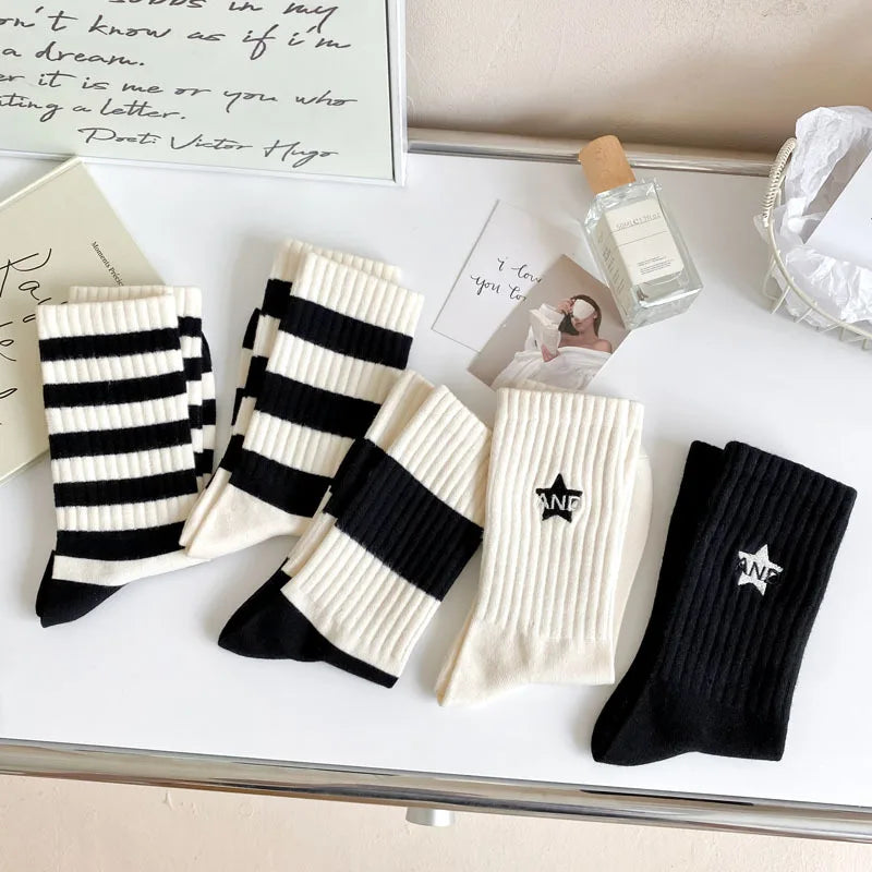 5 Pairs Of Women's Black And White Striped Socks Set Minimalist Style Embroidered Pentagram Women's Sports Socks Cotton Socks