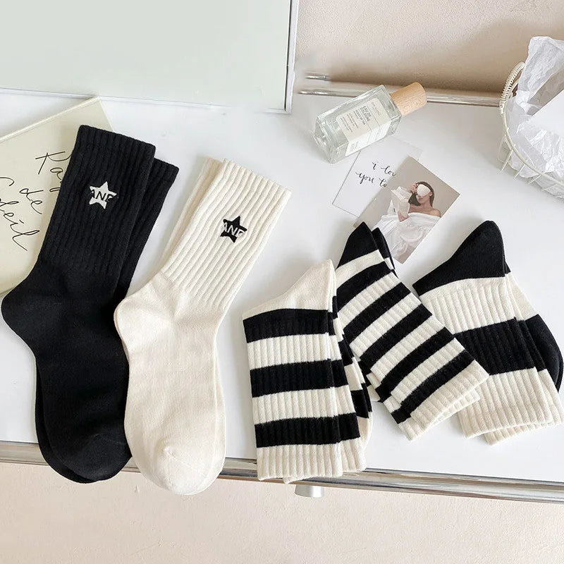 5 Pairs Of Women's Black And White Striped Socks Set Minimalist Style Embroidered Pentagram Women's Sports Socks Cotton Socks