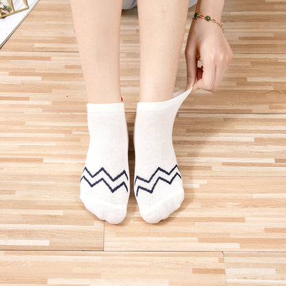 5Pairs New Cute Heart Socks Women Cotton Socks Wavy Stripes Ankle Socks Short Low Cut Sock Casual Gril White Socks 35-40